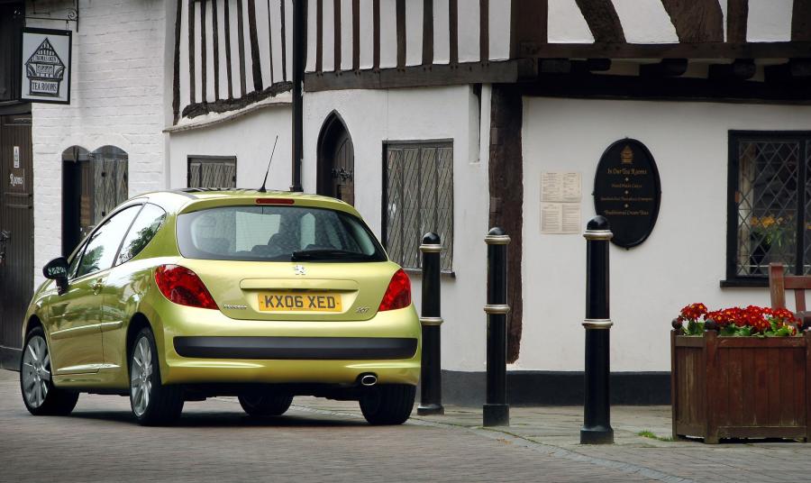 Peugeot 207 2006 года  (фото 39 из 180)